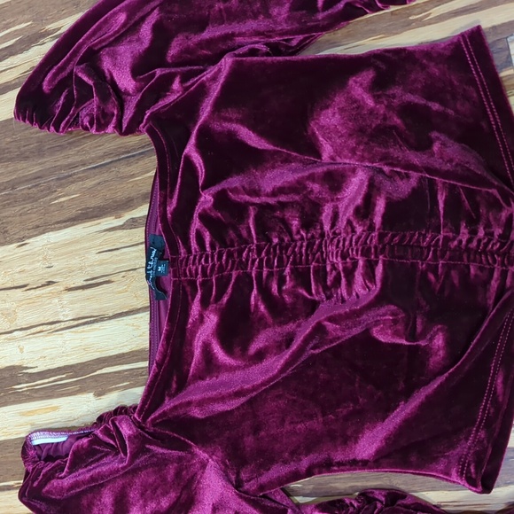 Mixed Threads crop velvet burgundy top - Picture 3 of 6